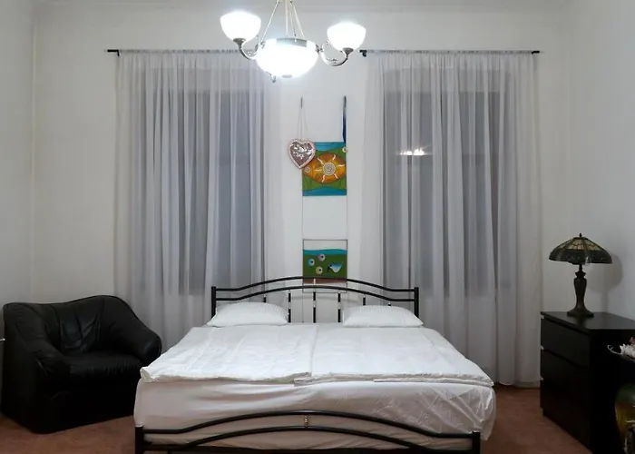 U Salonu Virginia